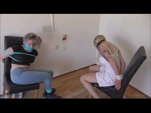 ❤️ E varur / e lidhur dhe e gojës / vajzë në ankth Vetëm porno tek ne ☑